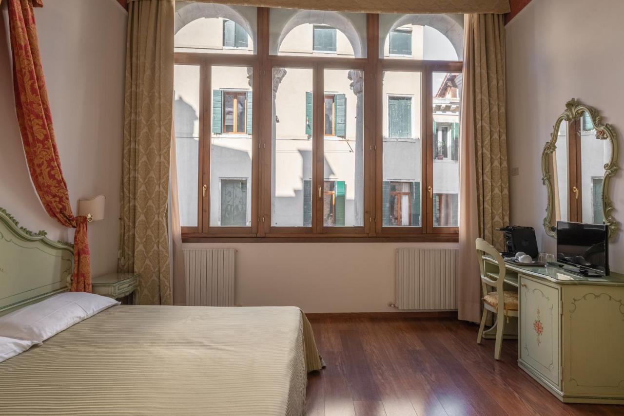 Hotel al Sotoportego Venezia Esterno foto