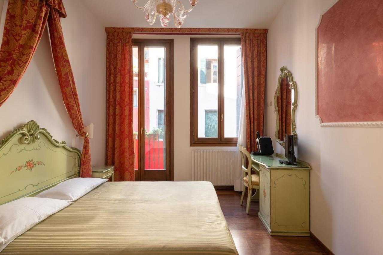 Hotel al Sotoportego Venezia Esterno foto