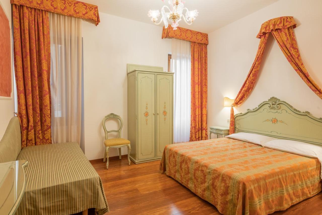 Hotel al Sotoportego Venezia Esterno foto