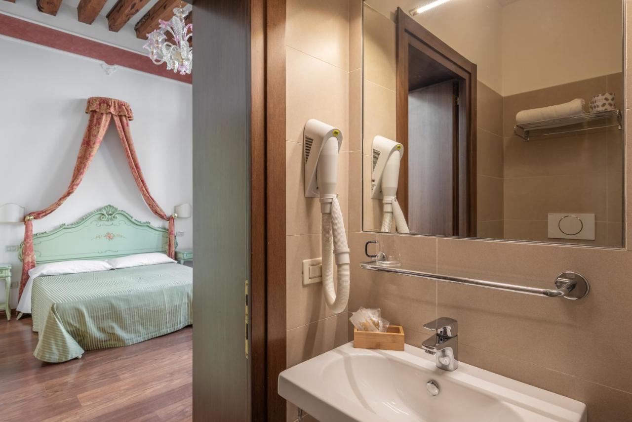 Hotel al Sotoportego Venezia Esterno foto