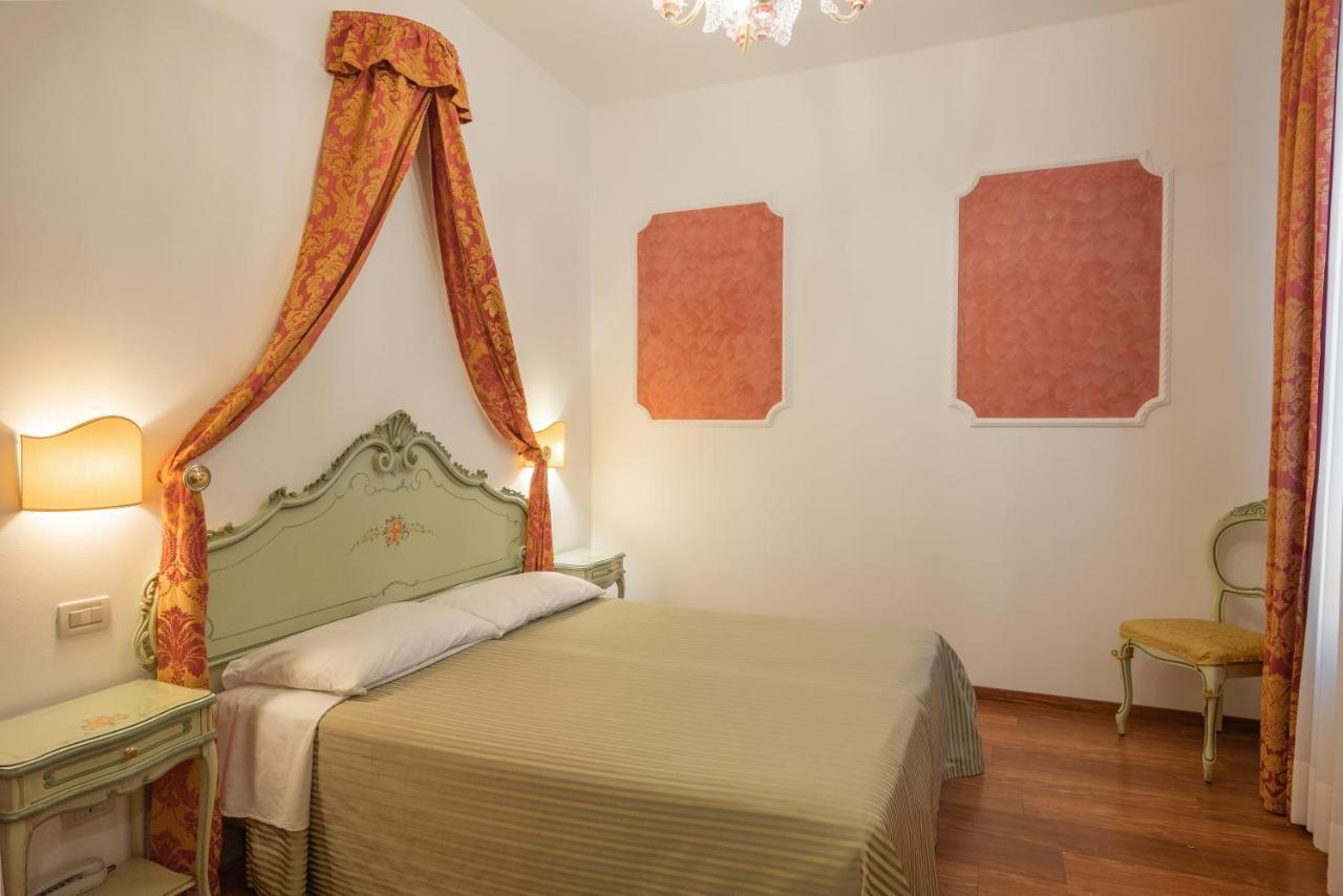 Hotel al Sotoportego Venezia Esterno foto