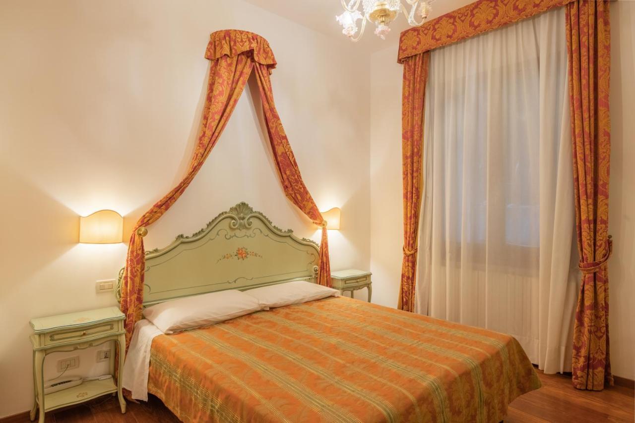 Hotel al Sotoportego Venezia Esterno foto