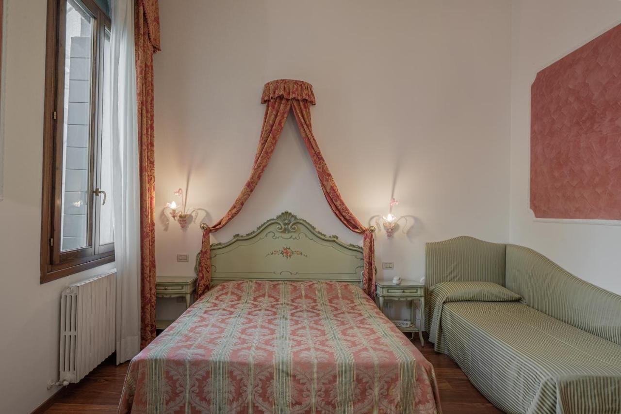 Hotel al Sotoportego Venezia Esterno foto