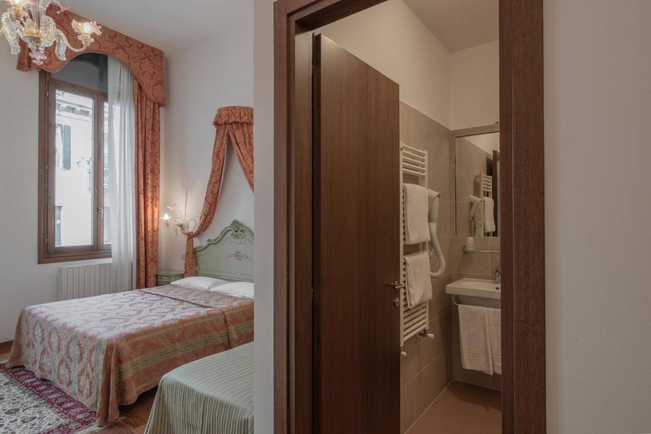 Hotel al Sotoportego Venezia Esterno foto