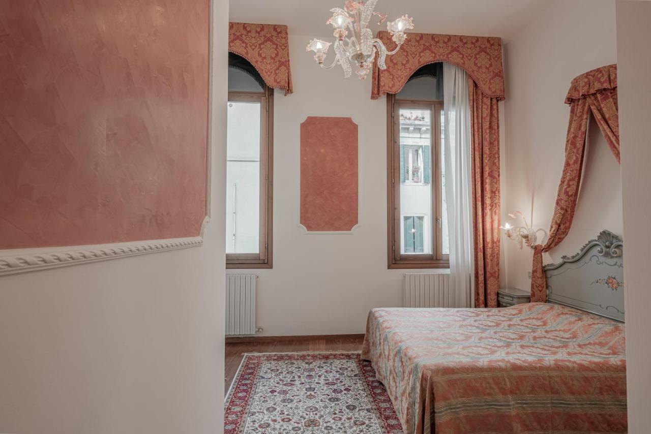 Hotel al Sotoportego Venezia Esterno foto